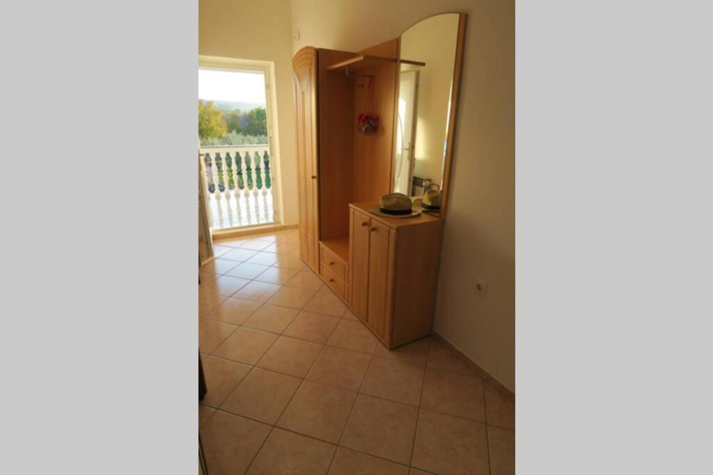 Mitros Apartment Malinska Exterior photo
